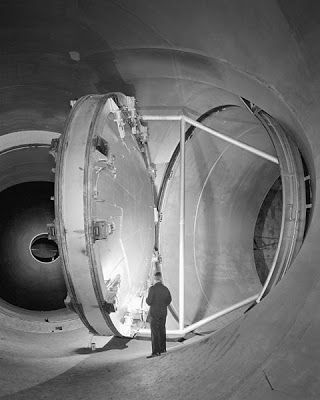 Van một chiều cửa xoay - nằm ngang trong ống khí - siêu thanh của NASA( đường kích 7m)